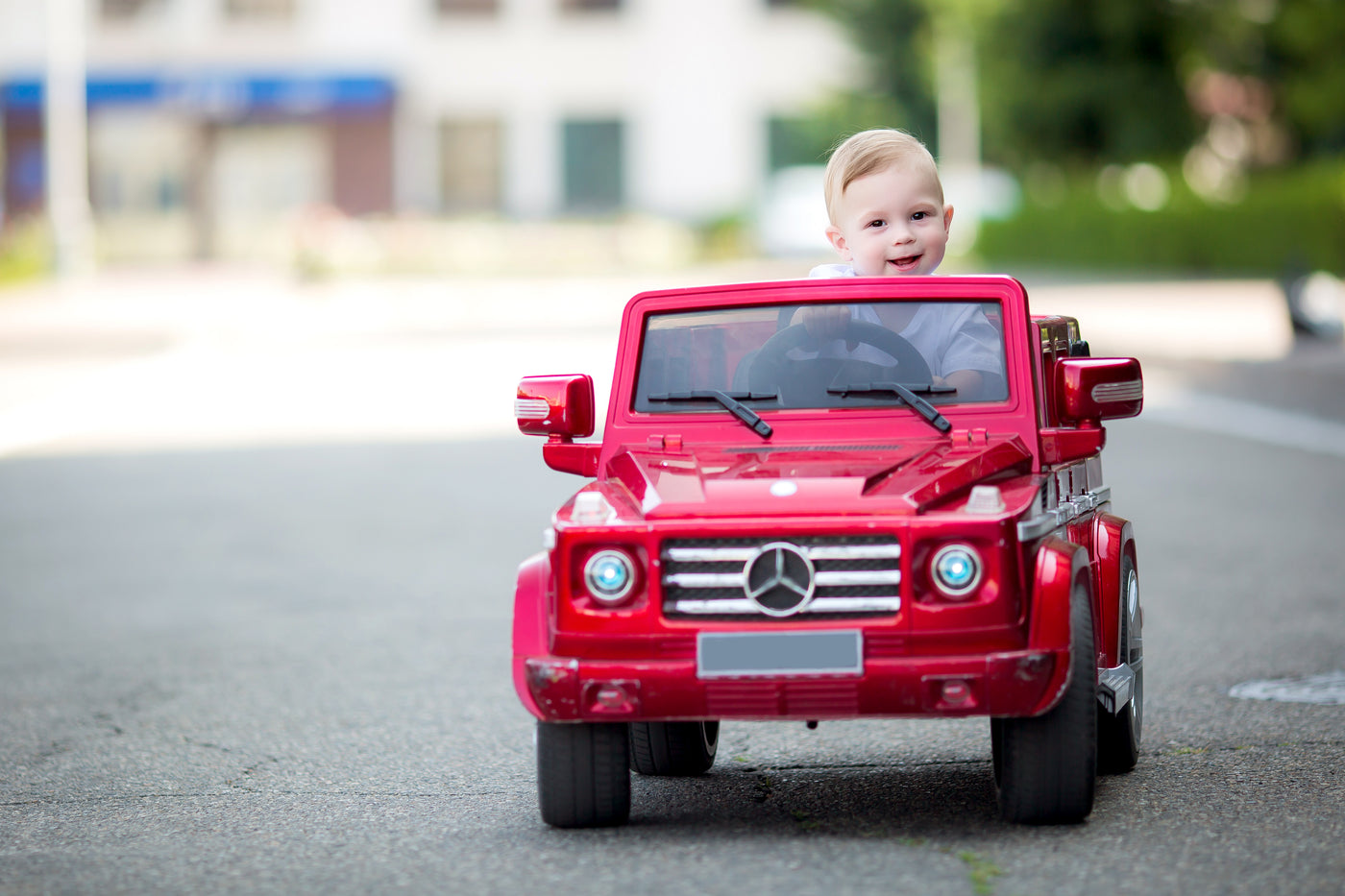 kids ride on cars | littlehoons.com.au  Designed to provide real-like driving pleasure and experience, this officially licensed Mercedes Benz G65 AMG kids ride on car is sure to make your young drivers happy. This ride on car is not just a small vehicle t